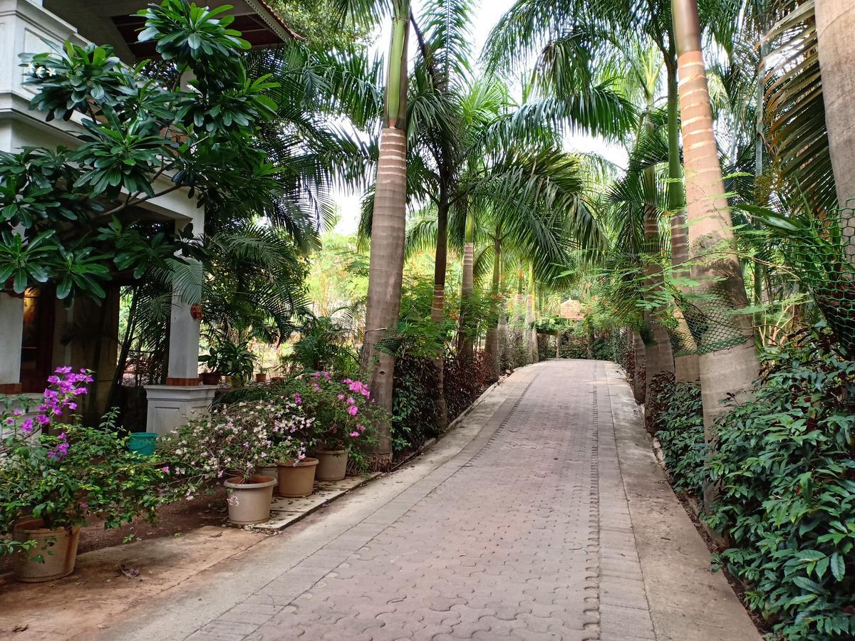 Mystica Resort Lonavala Ngoại thất bức ảnh